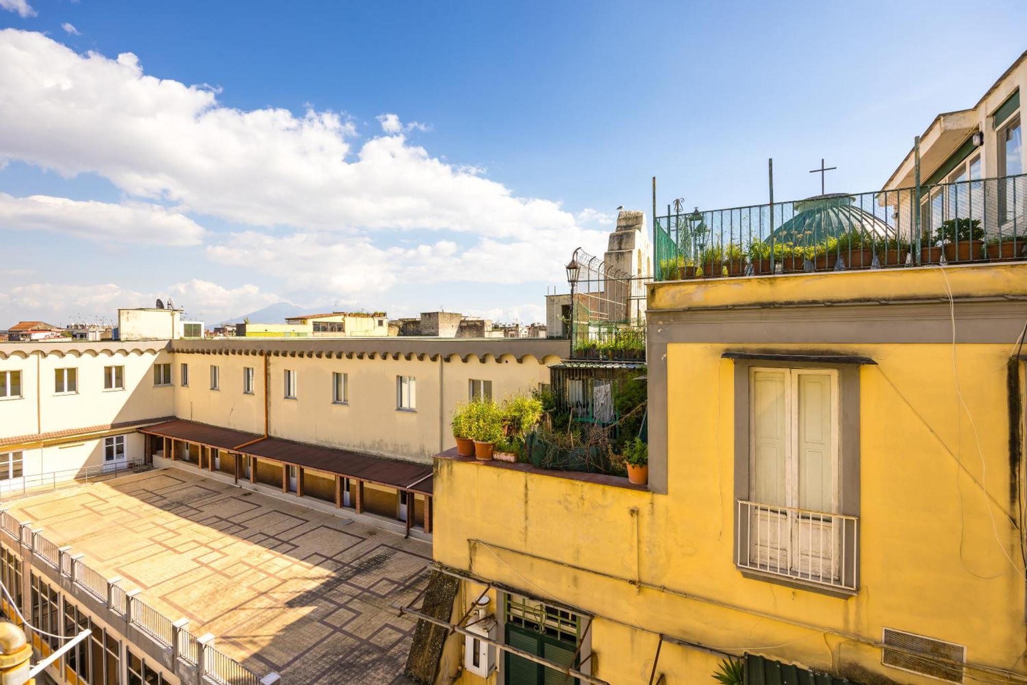 Appartamento Carrozzieri Nest At Historical Center Napoli Esterno foto