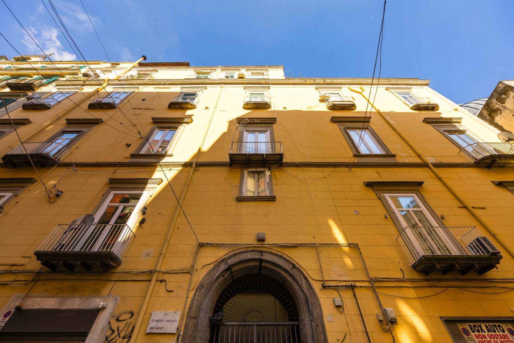 Appartamento Carrozzieri Nest At Historical Center Napoli Esterno foto