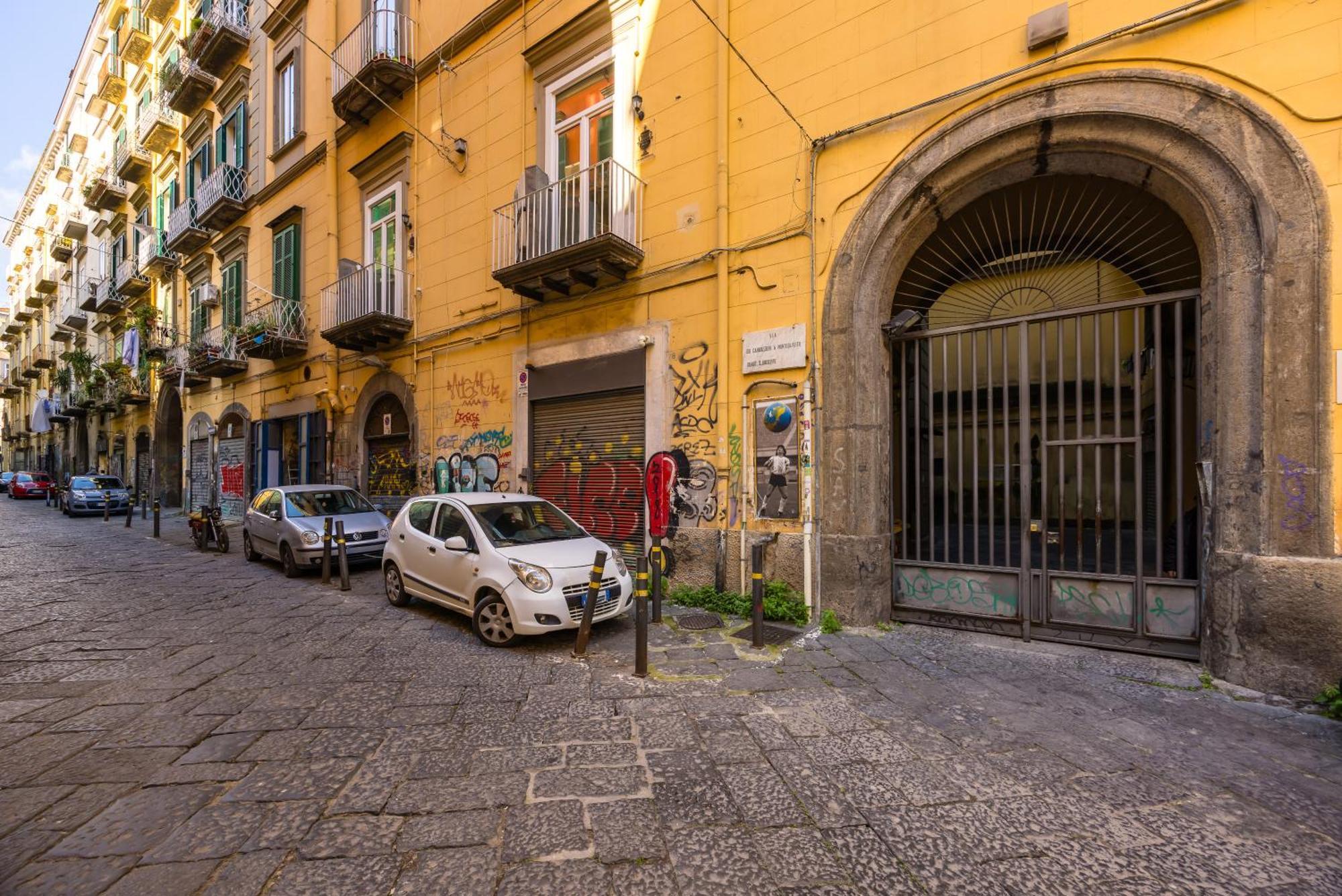 Appartamento Carrozzieri Nest At Historical Center Napoli Esterno foto